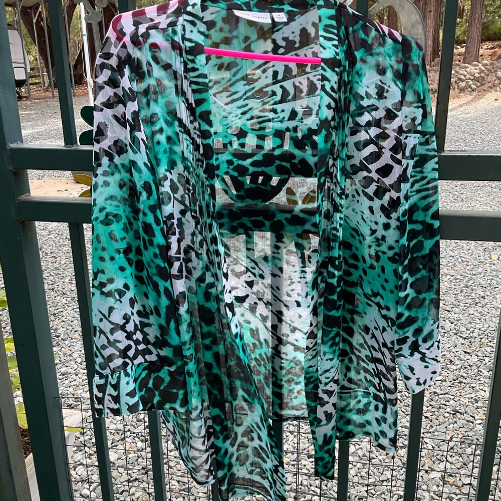 9-2025 Susan Graver Teal and Black Patterned Kimno style outer top